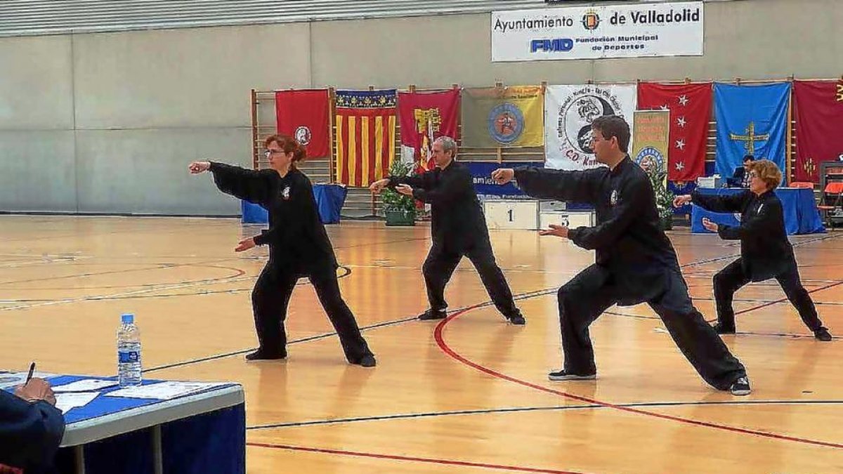 Participantes en una competición de Artes Marciales.-E.M.