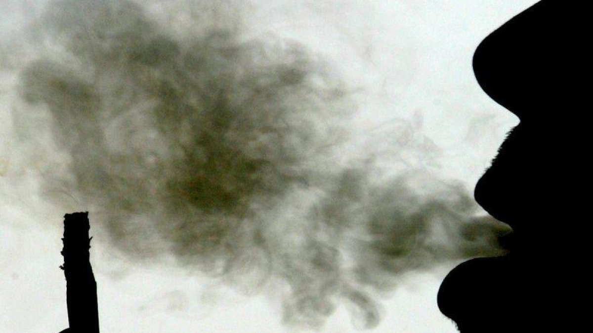 En el proyecto de ley, los cigarrillos son considerados los artefactos más mortíferos en la historia de la humanidad.-EFE