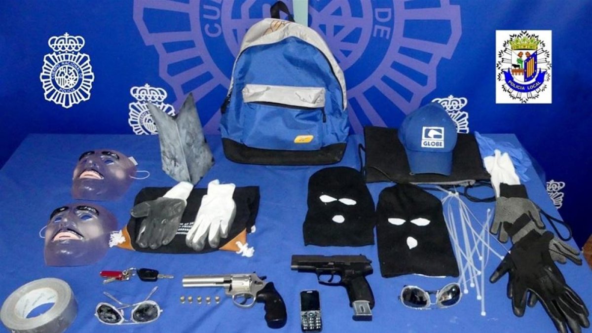 -POLICÍA NACIONAL