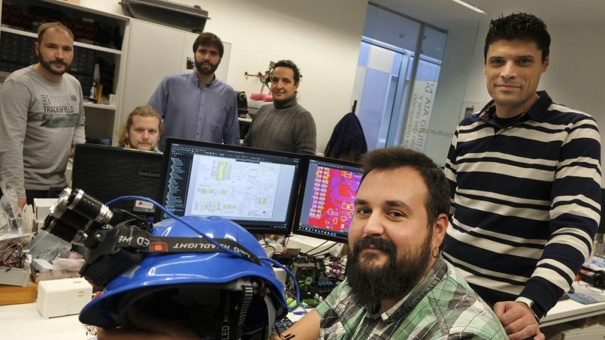 El grupo de investigación Bisite en las instalaciones de la USAL.-ENRIQUE CARRASCAL