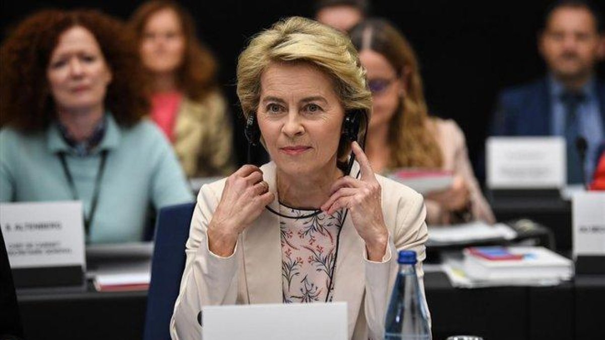 La presidenta de la Comisión Europea, Ursula von der Leyen, durante la conferencia de presidentes de la Eurocámara.-PATRICK SEEGER (EFE)