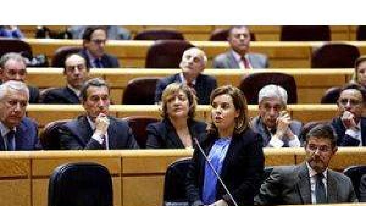 Soraya Sáenz de Santamaría en una de sus comparecencias.-Foto: JUAN MANUEL PRATS