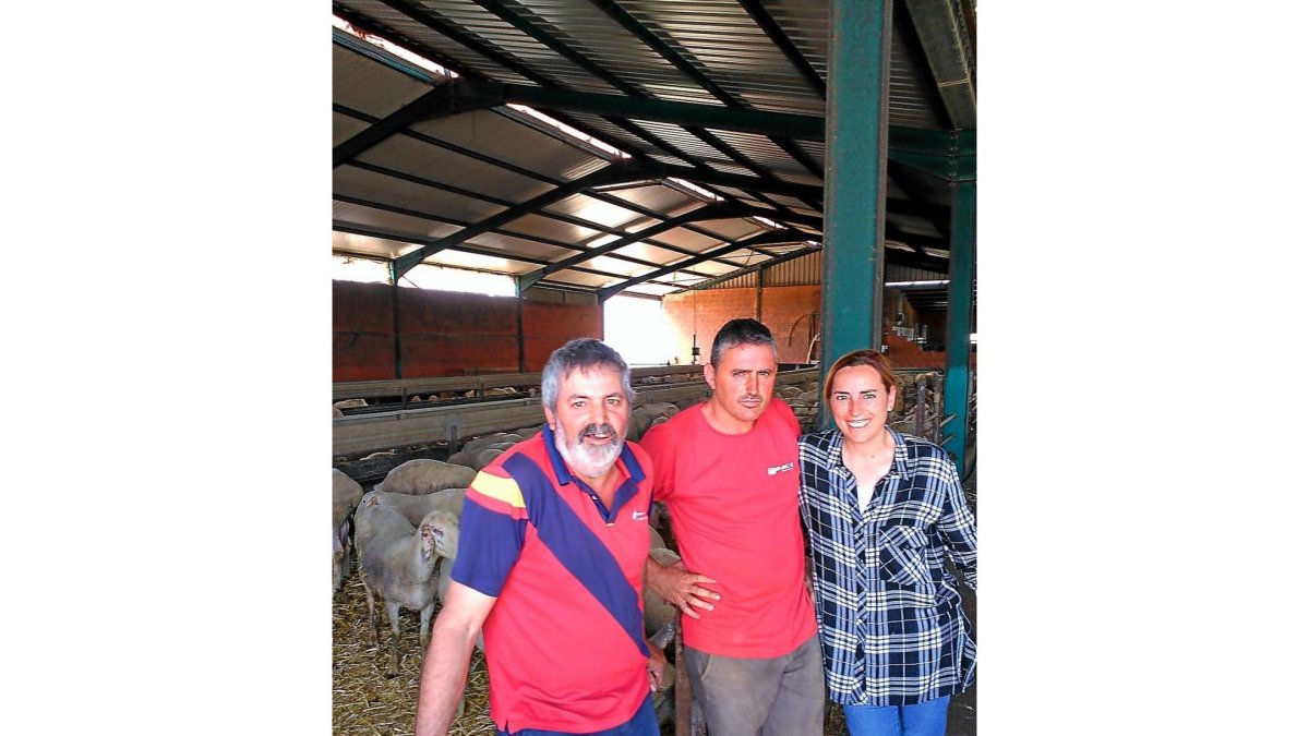 Rodrigo, Toño y Pilar Blanco Gutiérrez, tres hermanos comprometidos con el medio rural.-E.M.