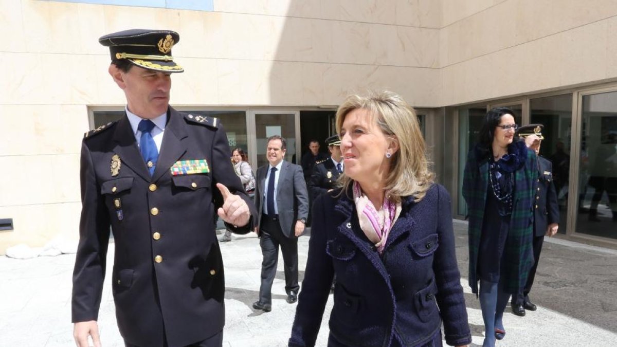 La delegada del Gobierno, María José Salgueiro, preside la celebración del XL Aniversario de creación de la Unidad Tedax-NRBQ de la Policía Nacional.-ICAL