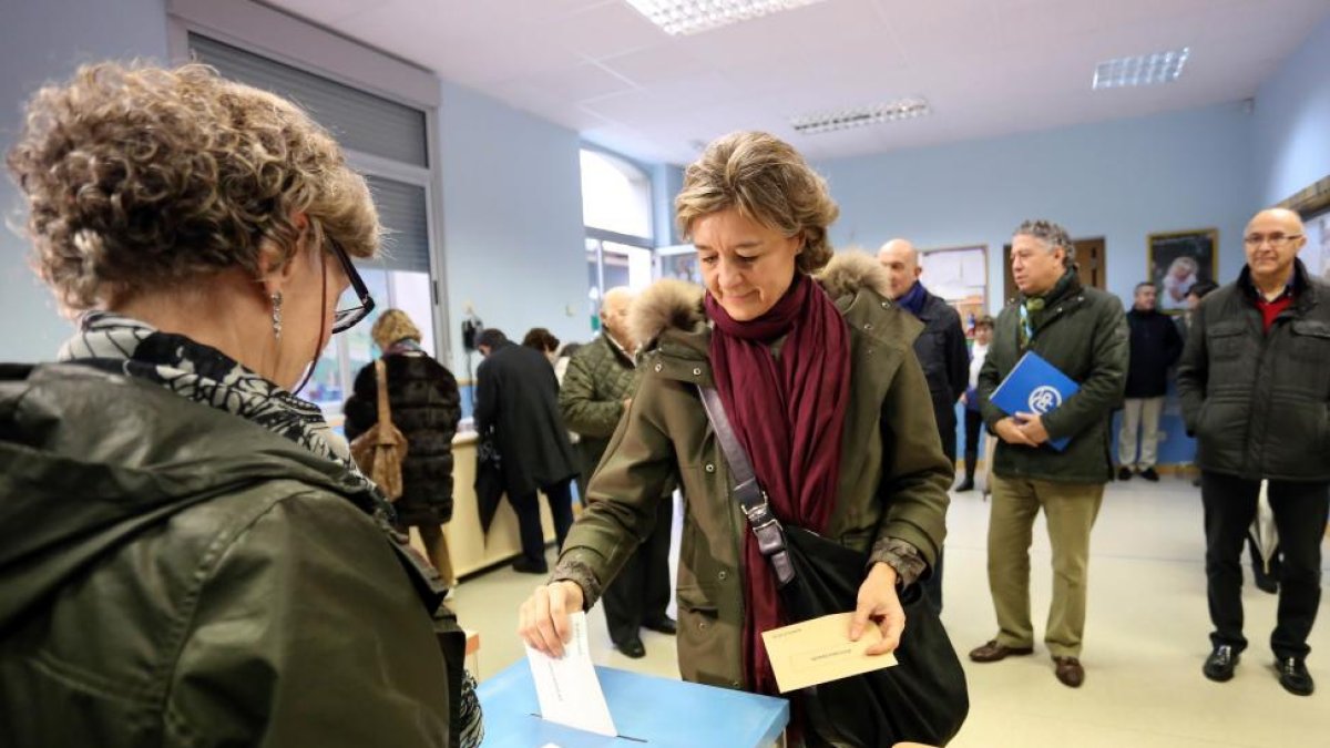 Votación de la ministra de Agricultura, Alimentación y Medio Ambiente, Isabel García Tejerina-ICAL