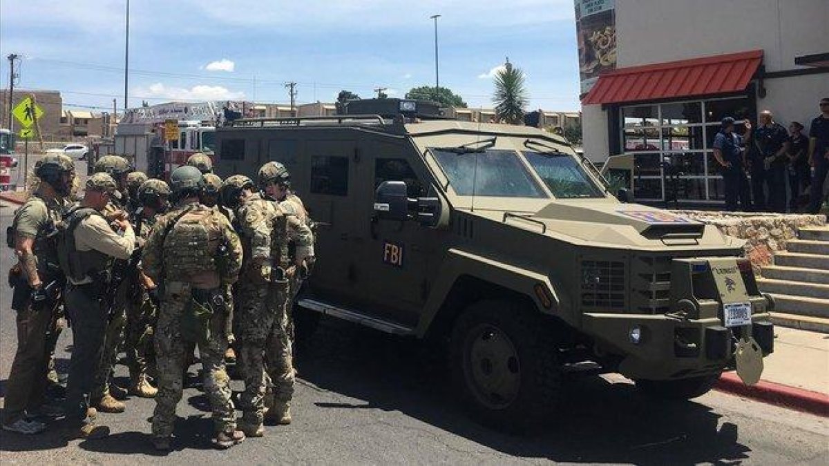 Agentes de la policía en el lugar del tiroteo.-AFP / JOEL ANGEL JUAREZ