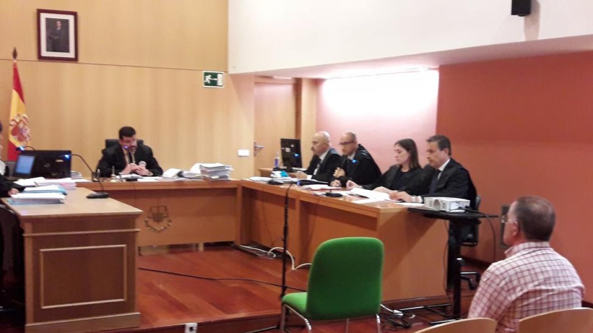 Imagen del juicio, que comenzó ayer en la Audiencia de Ávila.-A. GARCÍA
