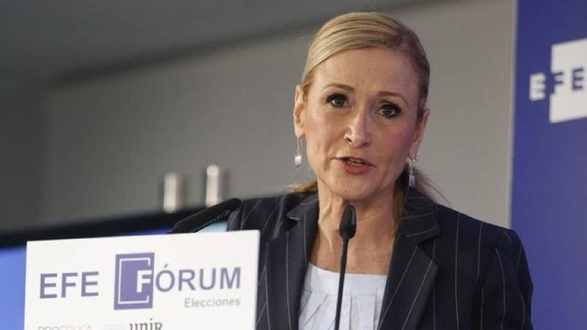 La candidata a la Comunidad de Madrid, Cristina Cifuentes, este lunes en un coloquio de la agencia Efe.-Foto: EFE / JUAN CARLOS HIDALGO