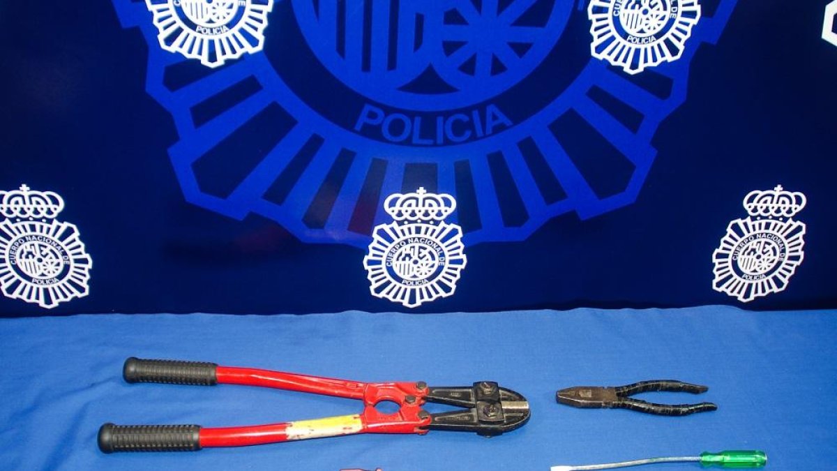 Herramientas incautadas en la detención.-POLICIA NACIONAL