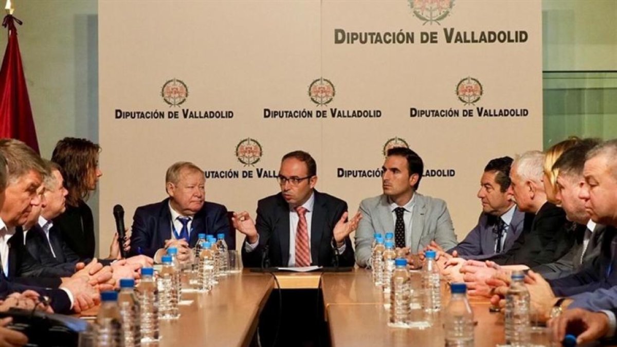 Víctor Alonso Monge durante la reunión con Minsagit Shakirov-EUROPA PRESS