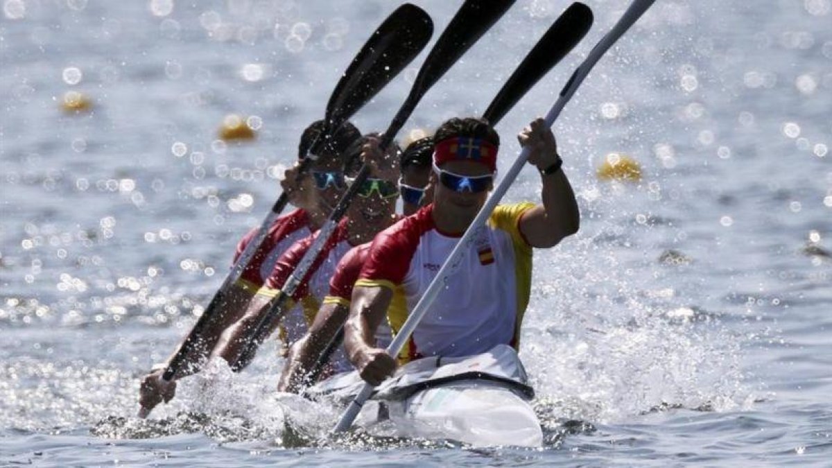 Javier Hernanz, Rodrigo Germade, Óscar Carrera e Íñigo Peña, el cuarteto español del K4 pasando a la final de 1.000 metros.-REUTERS / MARCOS BRINDICCI