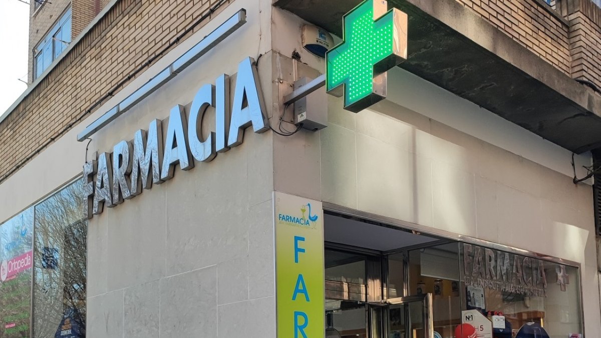 Farmacia de Pajarillos donde se produjo el robo. - E.M.