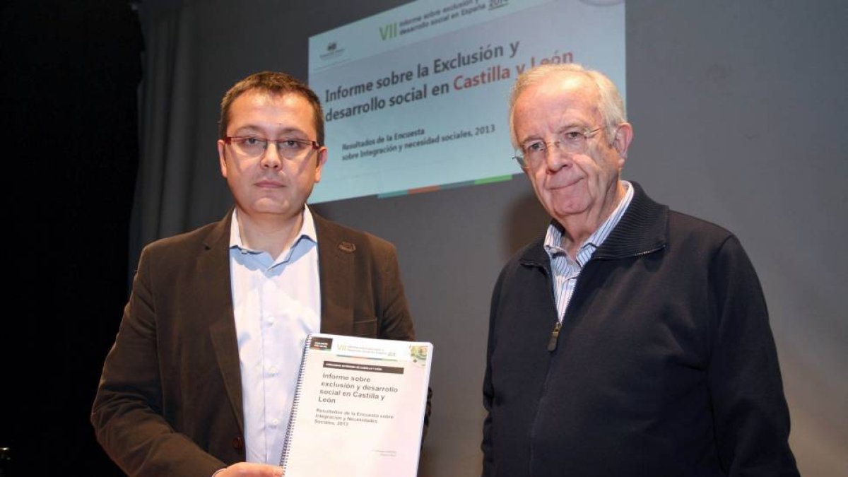 El presidente de Cáritas Autonómica, Fernando Carrasco (D), y el coordinador del VII Informe Foessa (I), presentan un estudio sobre exclusión y desarrollo social en Castilla y León-Ical