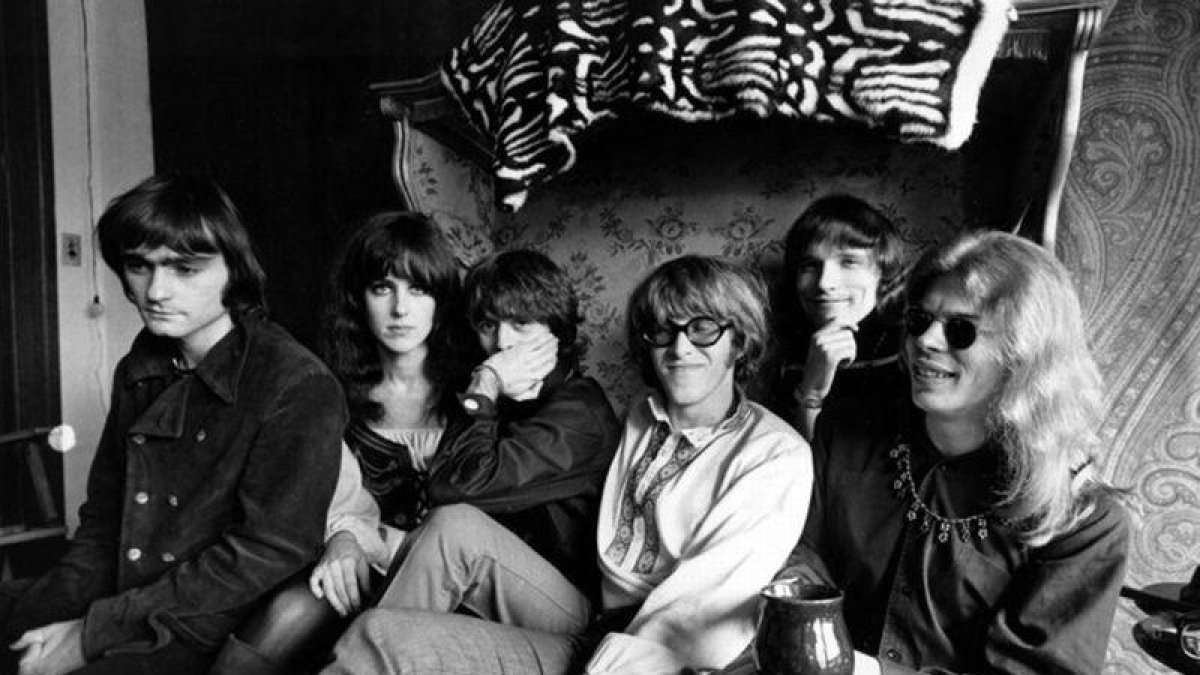Los integrantes de Jefferson Airplane en una imagen de 1968. De izquierda a derecha, Marty Balin, Grace Slick, Spencer Dryden, Paul Kantner, Jorma Kaukonen y Jack Casady.-AP/ ARCHIVO