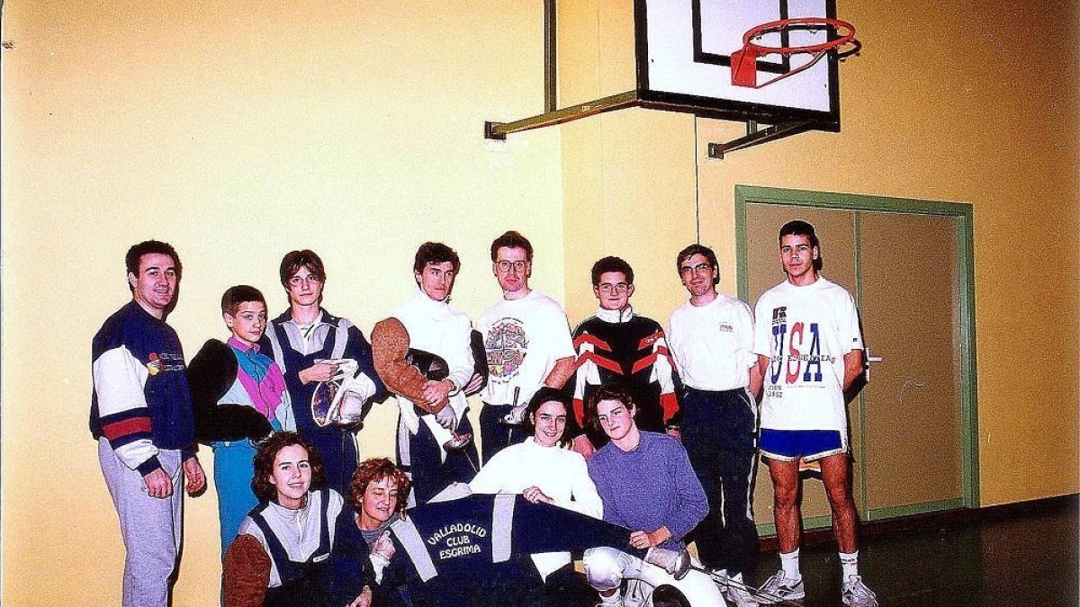 Foto de familia de los tiradores que se reúnian en las instalaciones de Canterac.-