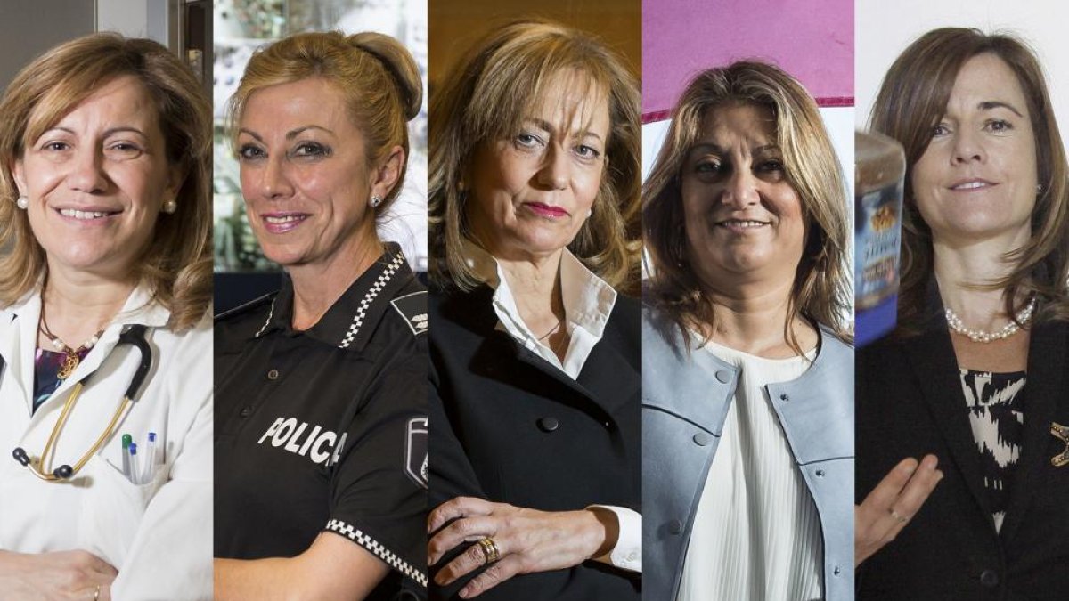 Gloria Sánchez, Julia González, Lourdes Rodríguez, Teresa López y Rocío Hervella-MIGUEL ÁNGEL SANTOS