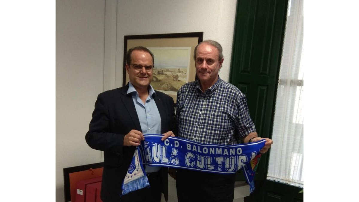 Cayetano Cifuentes junto Luis Martín Ibáñez.-EL MUNDO