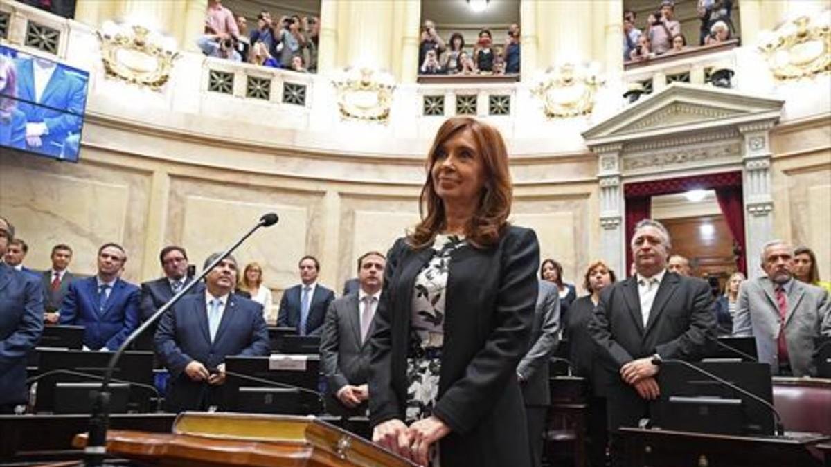 Cristina Fernández de Kirchner jura como senadora en el Congreso argentino, el pasado 29 de noviembre. /-AFP / GABRIEL CANO