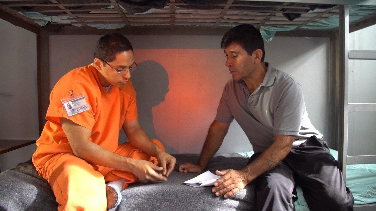 Escena de la película Los infiltrados donde aparece el inmigrante argentino Claudio Rojas.-