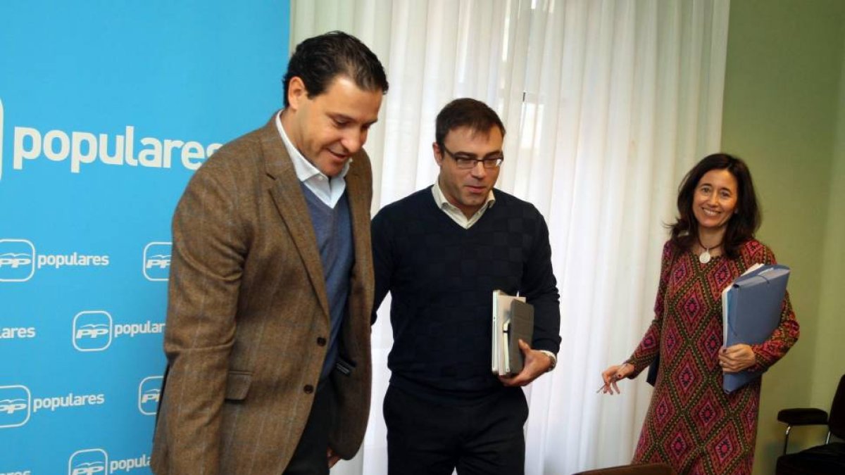 El diputado nacional del PP Ildefonso Pastor, la senadora Ana Torme y el procurador Raúl de la Hoz-Ical