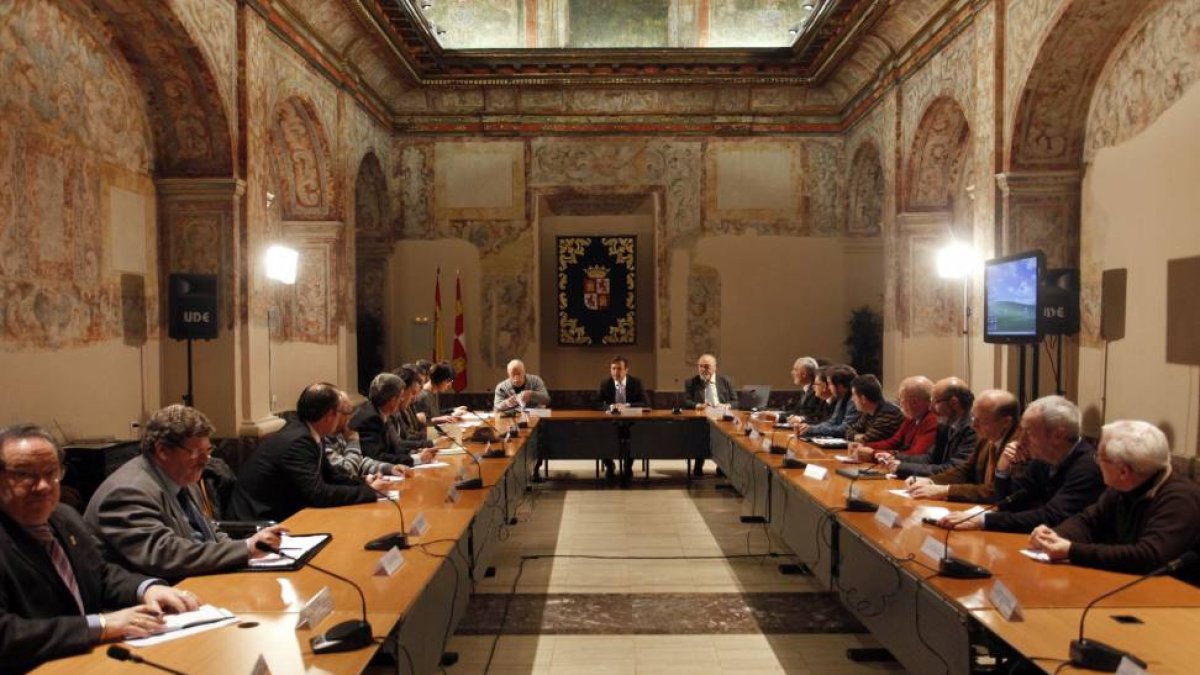 El director general de Turismo, Javier Ramírez, mantiene una reunión con las Juntas de Cofradías de Semana Santa de Castilla y León-Ical