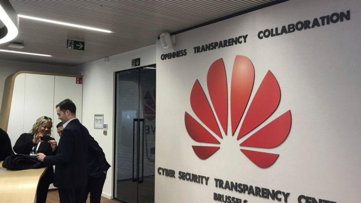 Nuevo centro de ciberseguridad de Huawei en Bélgica.-AP