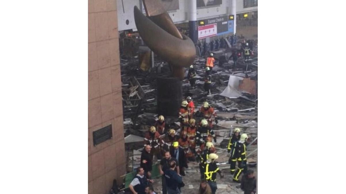 Imágenes de Twitter de los atentados en el aeropuerto Zaventem de Bruselas.-TWITTER