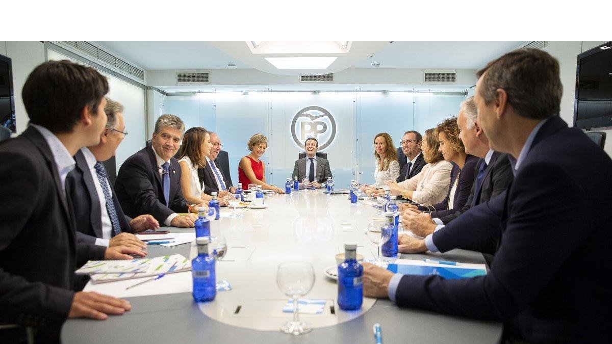 Pablo Casado preside un comité de dirección del PP-TAREK