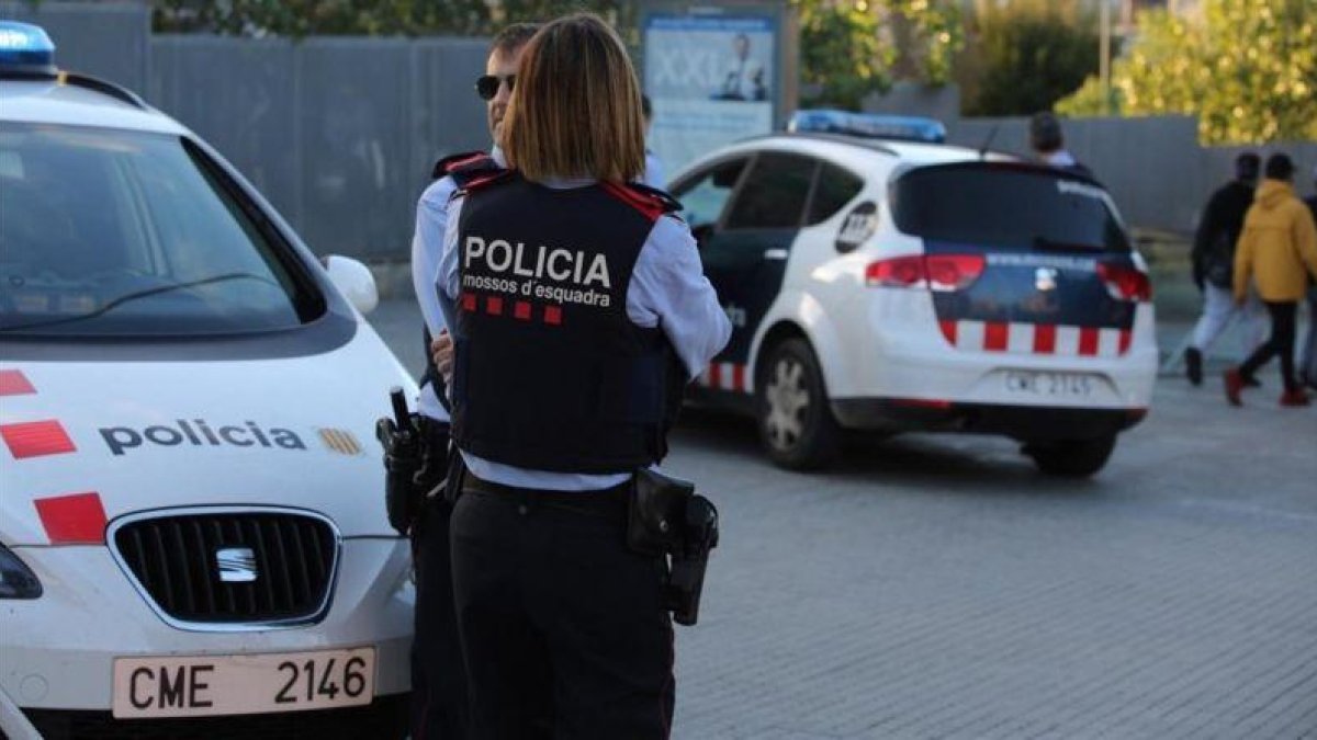 Una patrulla de Mossos dEsquadra.-RICARD CUGAT