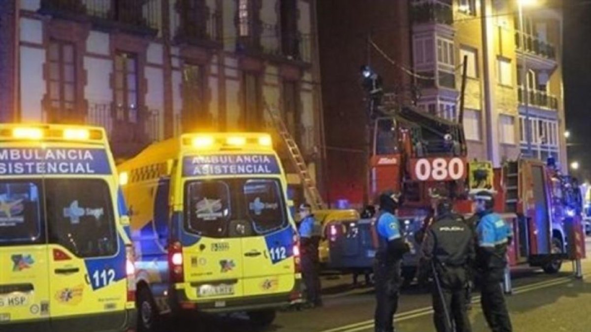 Incendio en la calle Doctor Fleming de León.-EUROPA PRESS