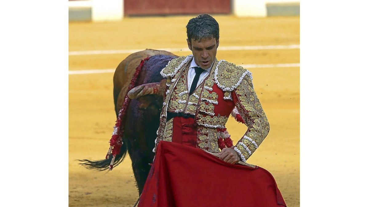 José Tomás. en un lance de su lidia del 4 de septiembre en Valladolid. -ICAL
