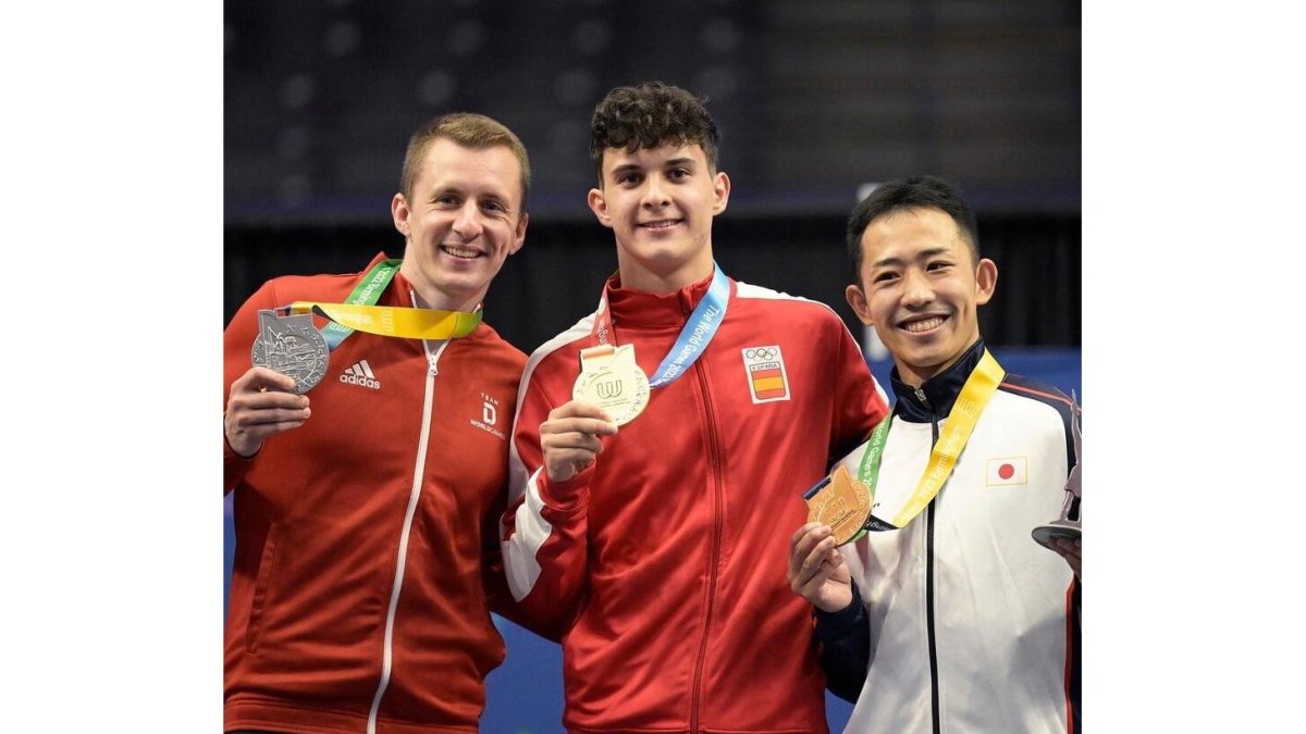 David Franco con la medalla de oro. / E. M.