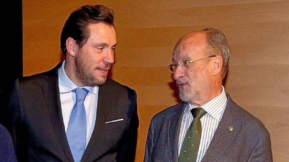 Óscar Puente y Javier León de la Riva, en una imagen de archivo.-J.M.LOSTAU