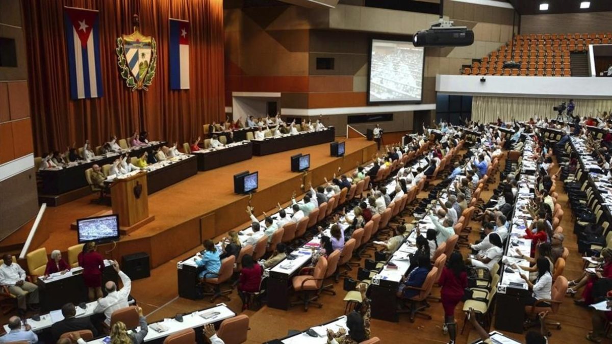 La Asamblea Nacional de Cuba, durante una sesión de debate sobre la modificación de la Constitución.-ABEL PADRÓN (AP)