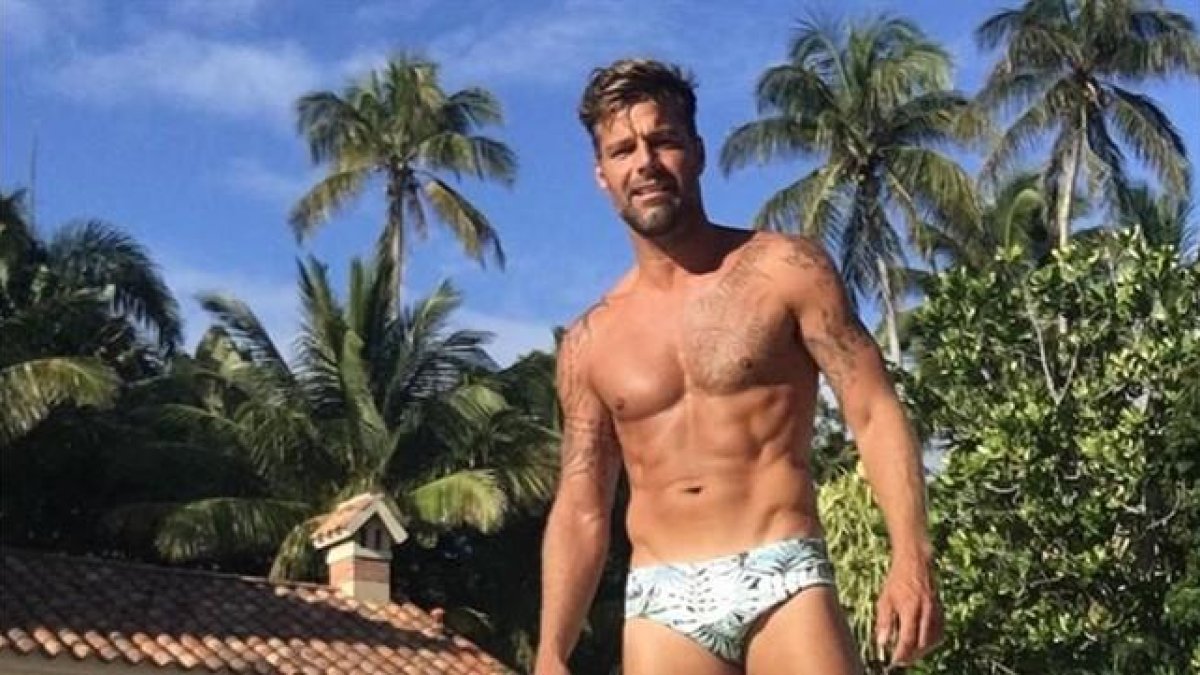 Ricky Martin posa en bañador.-INSTAGRAM