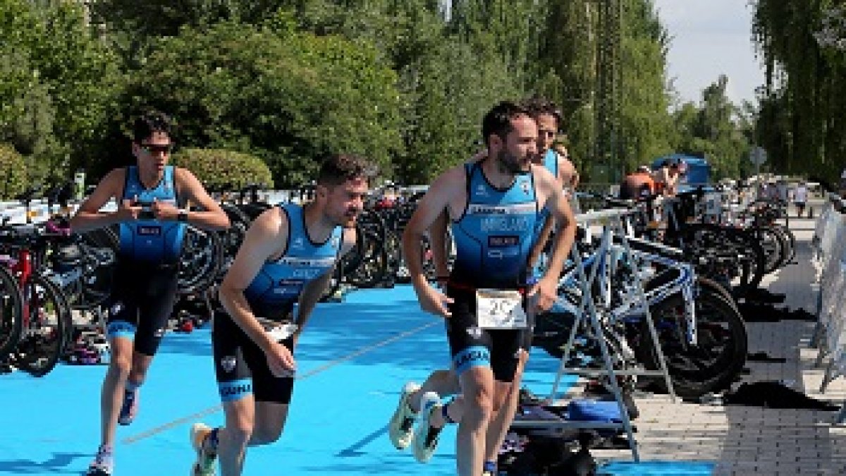 Transición del Laguna de bicicleta a carrera a pie.