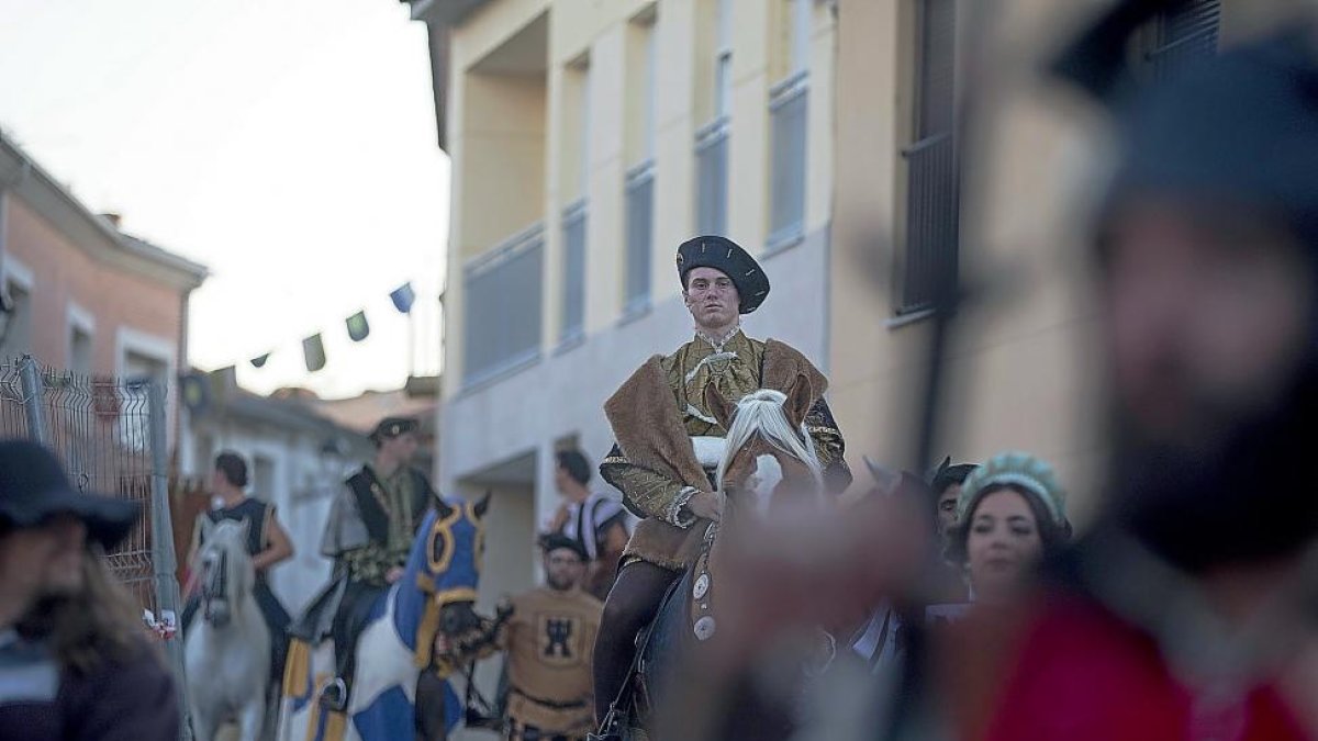 Imagen de archivo de la llegada de Carlos V a la localidad vallisoletana de Mojados.-PHOTOGENIC