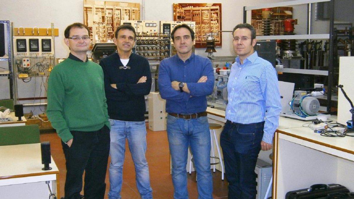 Miguel Ángel Fernández, Óscar Duque, Ángel Zorita y Luis García en las instalaciones de la Universidad de Valladolid.-EL MUNDO