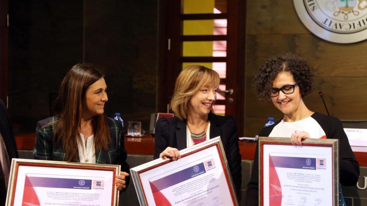 Beatriz Martínez Matesanz, Patricia Fernández, Premio de Innovación Educativa 2016 y Susana Álvarez-Miriam Chacón / ICAL