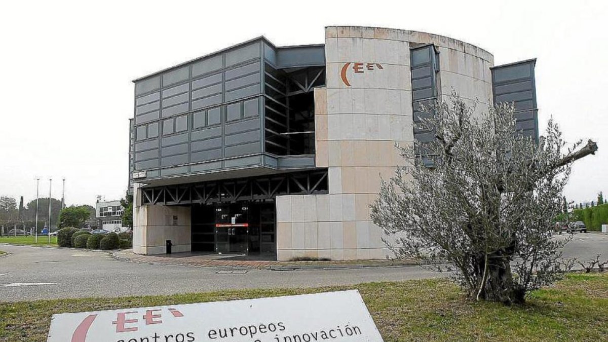 Aspecto exterior del inmueble de los CEEI en el Parque Tecnológico de Boecillo.-J.M.LOSTAU