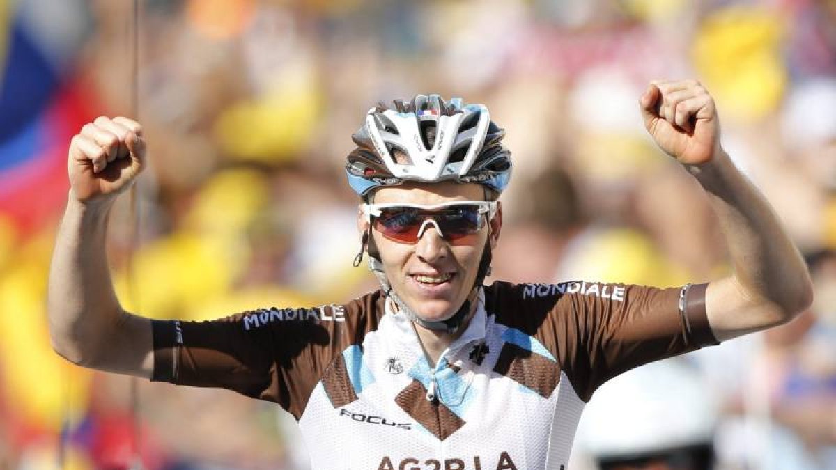 El ciclista francés Romain Bardet del Ag2r La Mondiale se impone en la 18ª etapa del Tour de Francia entre las localidades de Gap y Saint-Jean-de-Maurienne.-Foto: EFE