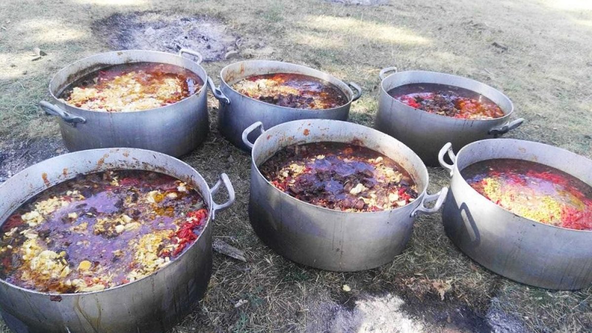 Además de los 300 kilos de carne cruda retirada, el veterinario ordenó desechar también la cocinada.-HDS