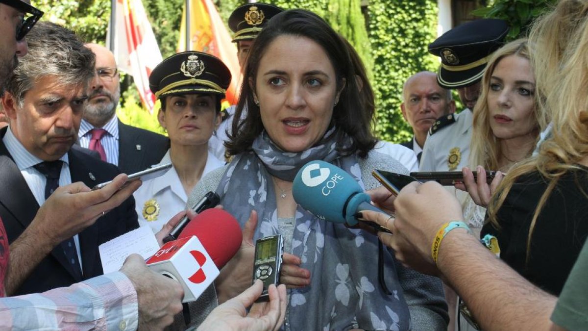 Cosidó, Hernández y Carmona, a su llegada al curso internacional en Palencia.-ICAL
