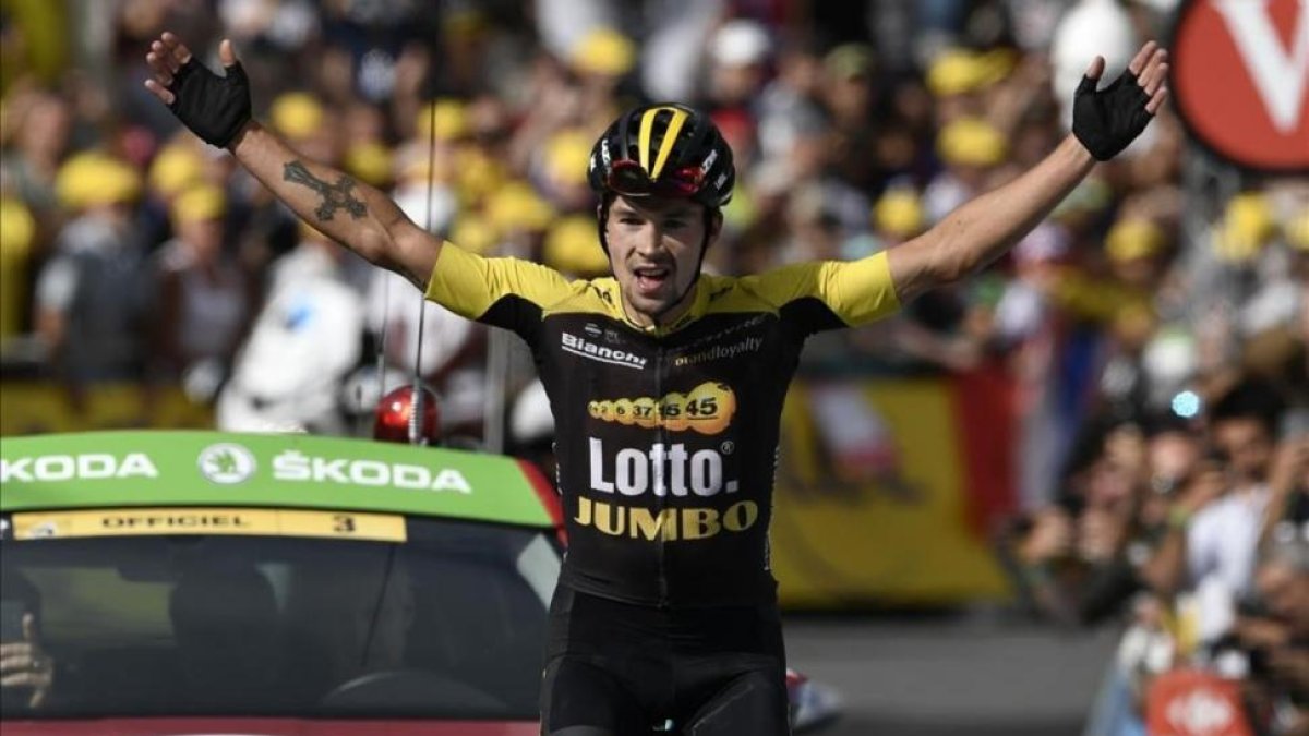 Primoz Roglic celebra la victoria de etapa.-AFP / PHILIPPE LOPEZ
