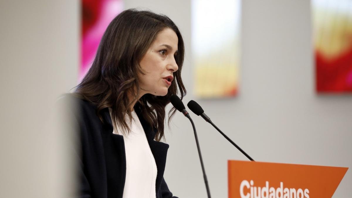 Inés Arrimadas, durante una comparecencia en una imagen de archivo.-ALBERTO DI LOLLI