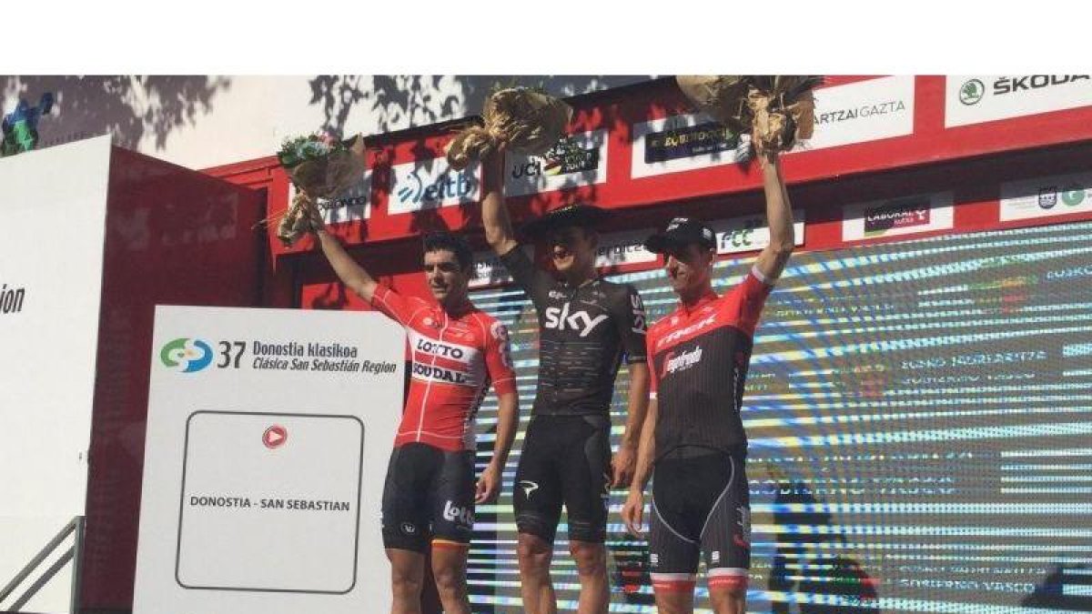 Michal Kwiatkowski, en el podio de San Sebastián junto a Tony Gallopin y Bauke Mollema.-DONOSTIA KLASIKOA