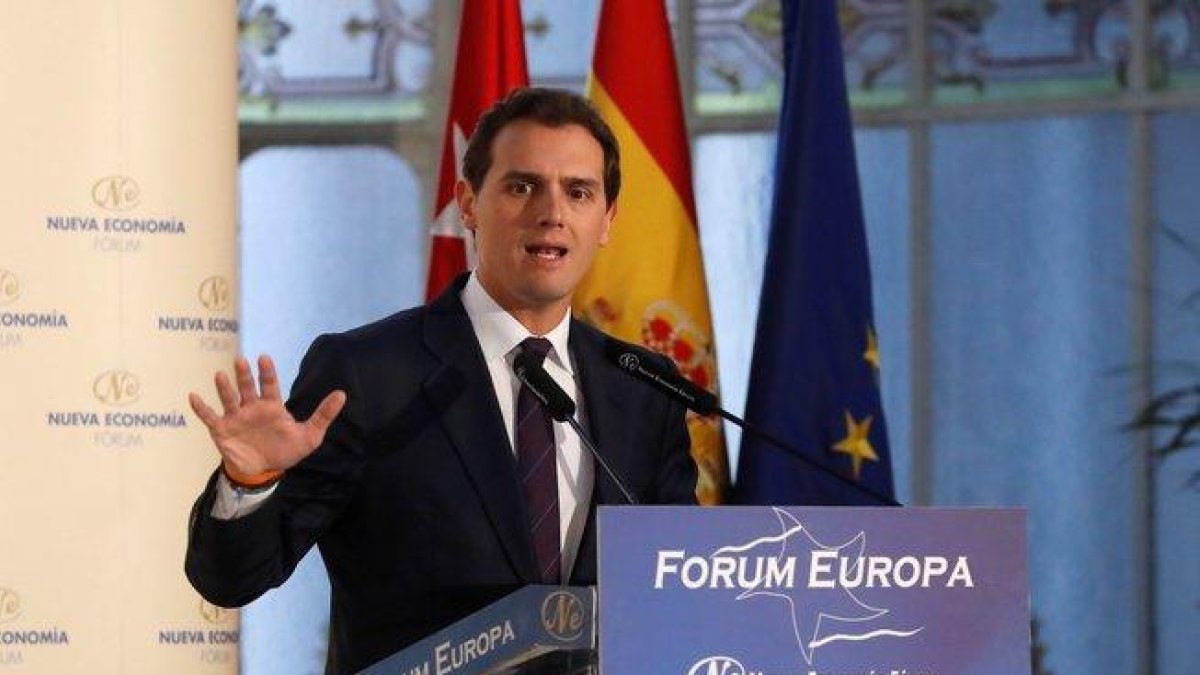El presidente de Ciudadanos, Albert Rivera, en el desayuno informativo protagonizado por Ignacio Aguado en Madrid.-BALLESTEROS (EFE)