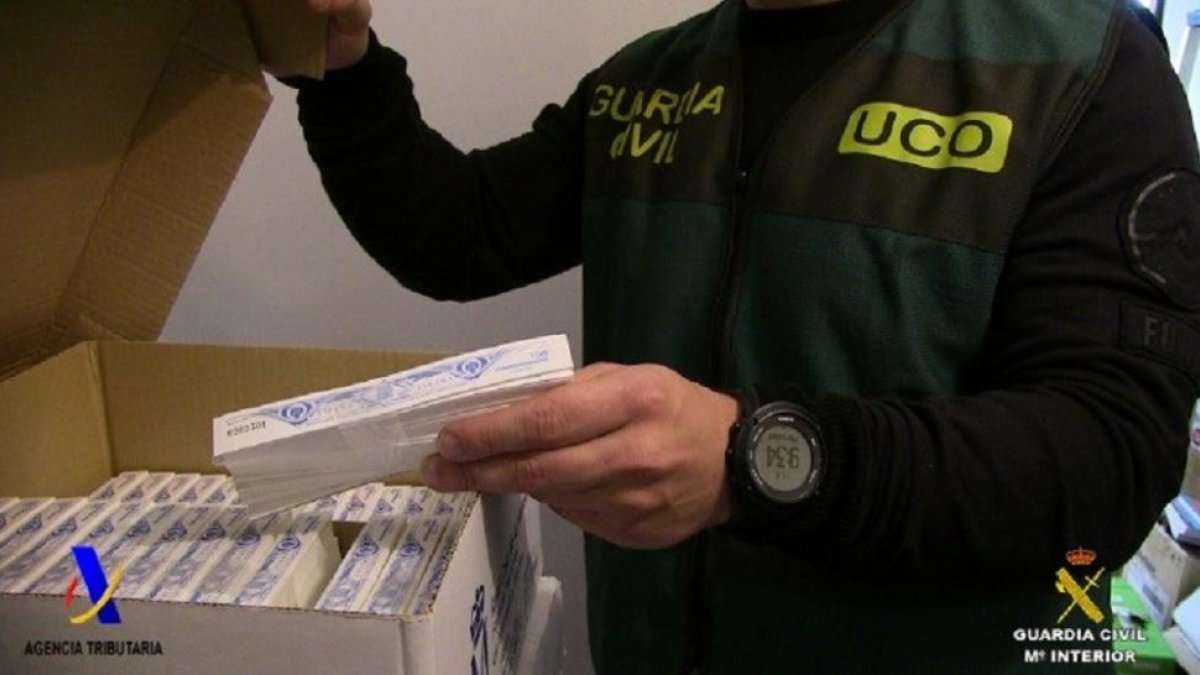 -GUARDIA CIVIL