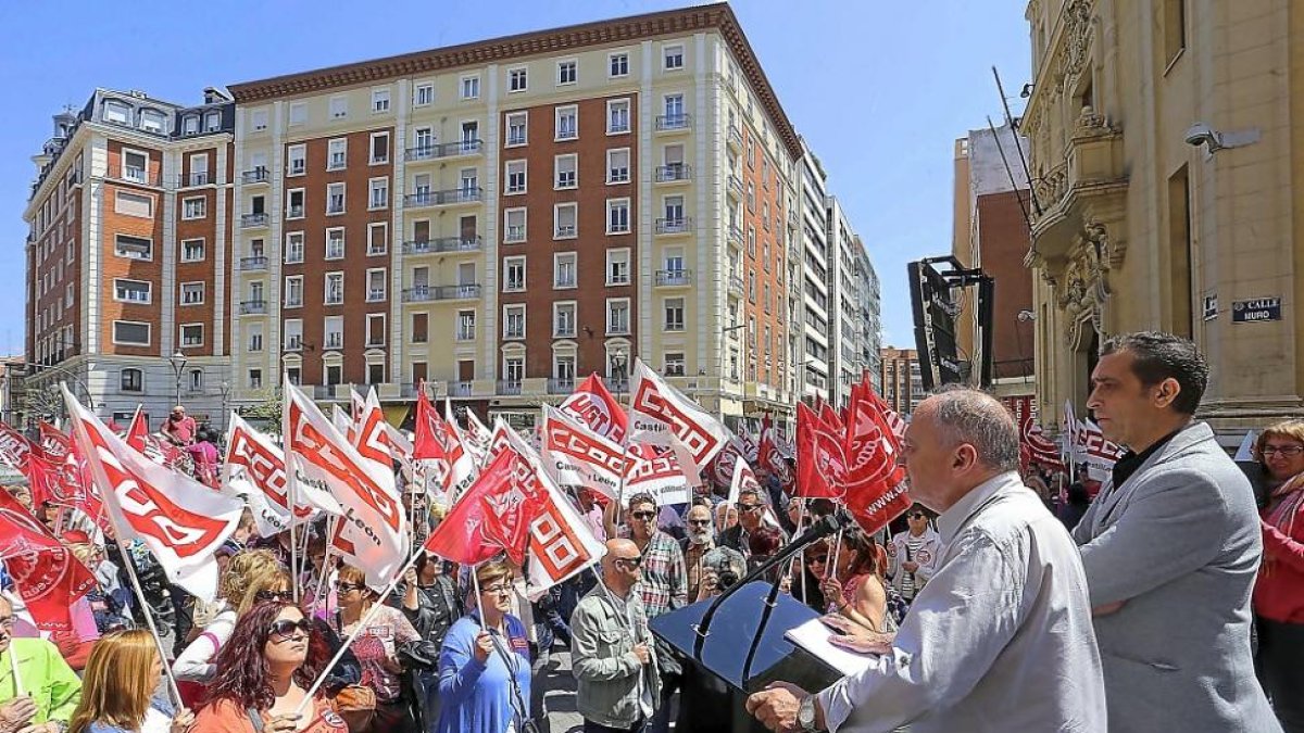 Faustino Temporano y Vicente Andrés, en la concentración celebrada en Valladolid.-ICAL