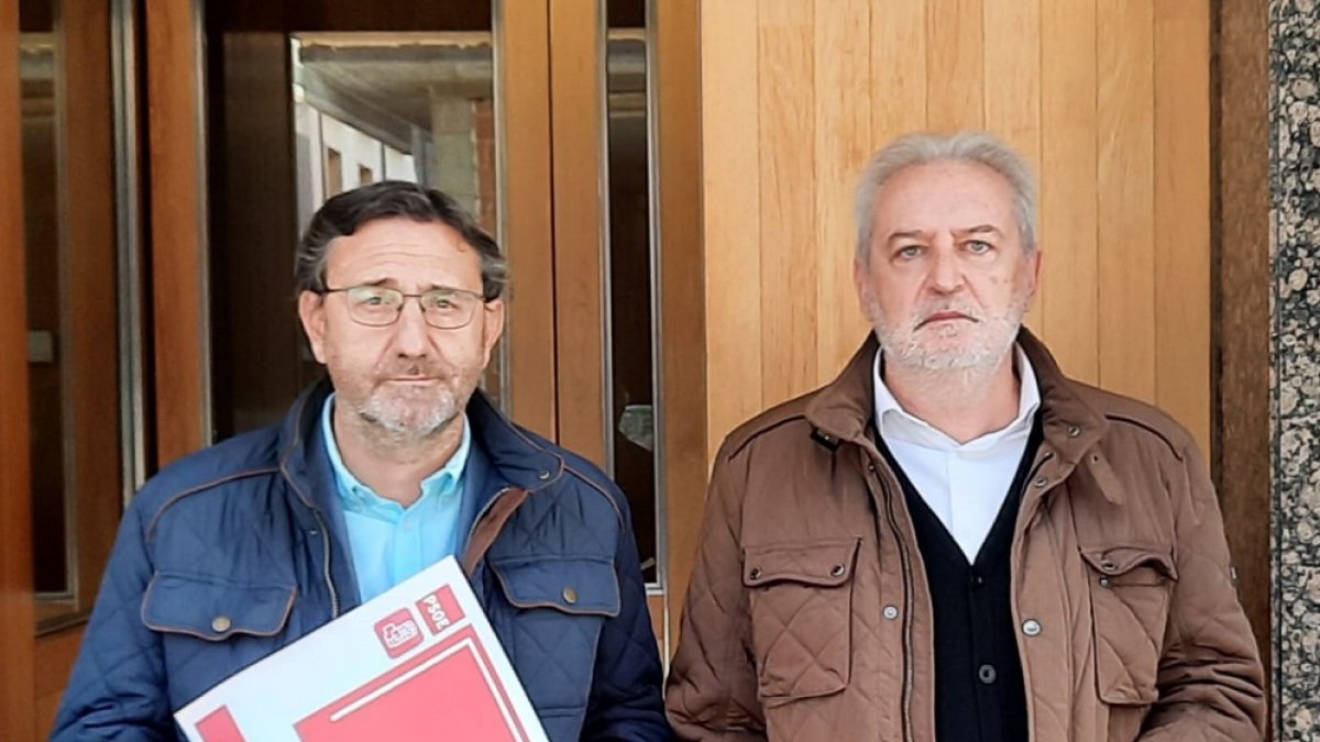 El portavoz provincial socialista, Francisco Ferreira (izq.). EM